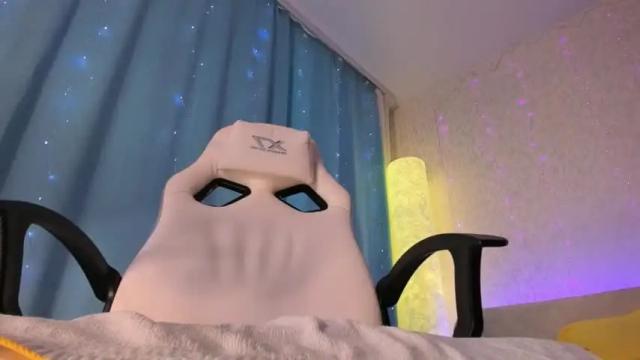 Image 10 of valery_molly Stream on Chaturbate on 13 months ago