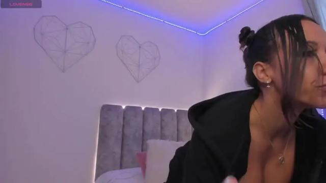 Image 4 of valery_santorini Stream on Chaturbate on 11 months ago