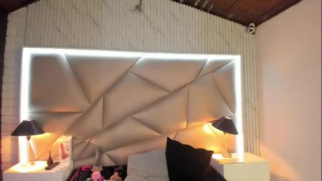 Image 2 of valery_smith15 Stream on Chaturbate on 1 month ago