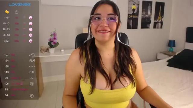 Image 11 of valery_steffen Stream on Chaturbate on 12 months ago