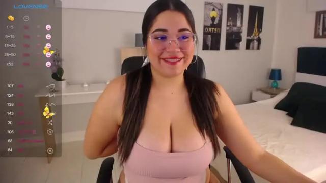 Image 12 of valery_steffen Stream on Chaturbate on 12 months ago