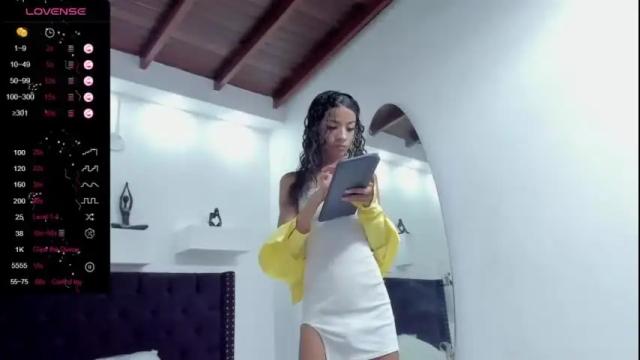 Image 12 of valery_yepes Stream on Chaturbate on 14 months ago