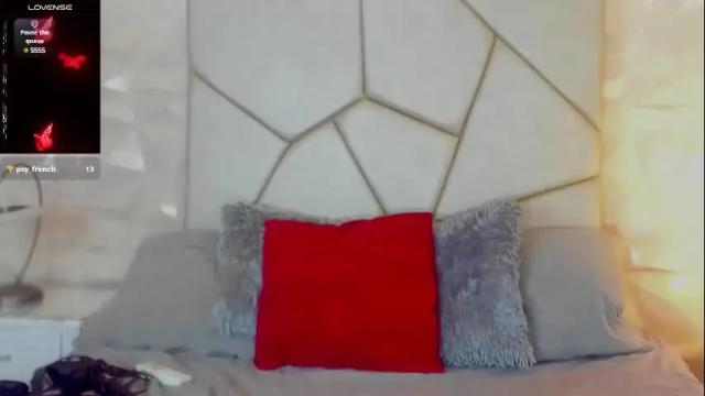 Image 8 of valerydiamond_ Stream on Chaturbate on 1 month ago