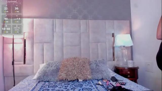 Image 4 of valerydiamond_ Stream on Chaturbate on 12 days ago