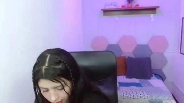 Image 6 of valeryfoxu_ Stream on Chaturbate on 24 months ago