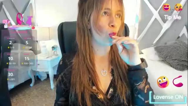 Image 3 of valerykingsley Stream on Chaturbate on 1 month ago