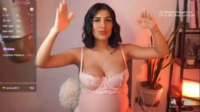 Image 8 of valeryrhouse_ Stream on Chaturbate on 4 months ago