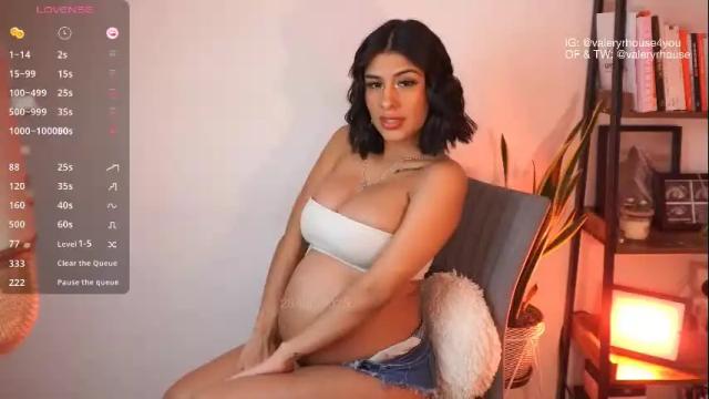 Image 2 of valeryrhouse_ Stream on Chaturbate on 3 months ago