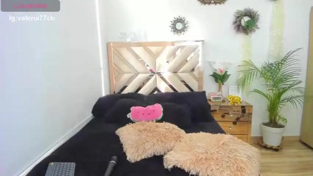 Image 2 of valeryrossee Stream on Chaturbate on 14 months ago