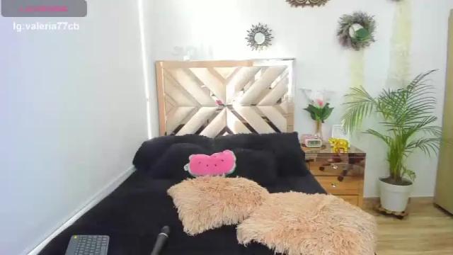 Image 6 of valeryrossee Stream on Chaturbate on 14 months ago