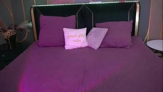 Image 3 of valeryroyale Stream on Chaturbate on 1 month ago