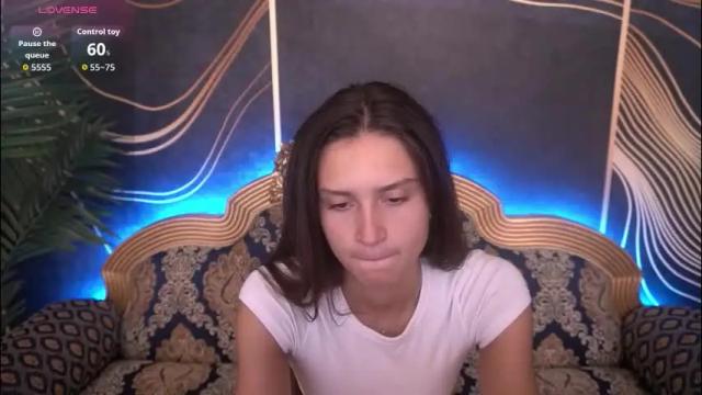 Image 3 of valeryroyale Stream on Chaturbate on 5 months ago