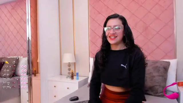 Image 3 of valeryrusell Stream on Chaturbate on 17 months ago