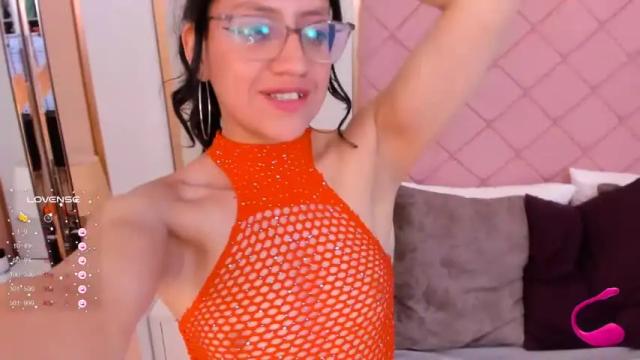 Image 11 of valeryrusell Stream on Chaturbate on 17 months ago