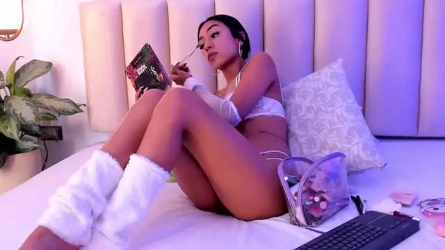 Image 10 of valerysanchez Stream on Chaturbate on 15 months ago