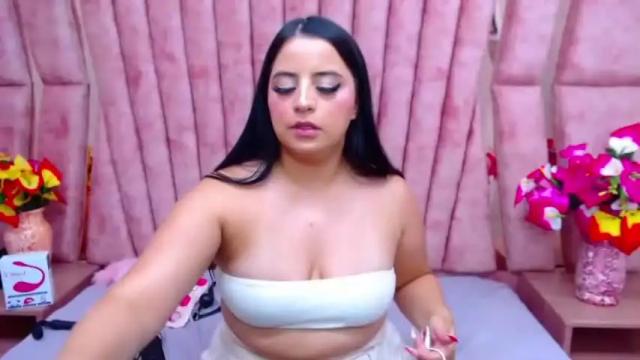 Image 4 of valerysexx_ Stream on Chaturbate on 16 months ago