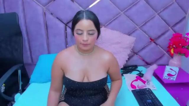 Image 11 of valerysexx_ Stream on Chaturbate on 14 months ago