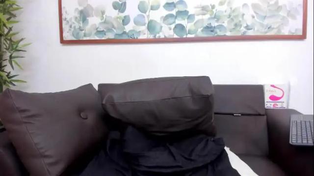 Image 6 of valerysimon Stream on Chaturbate on 29 days ago