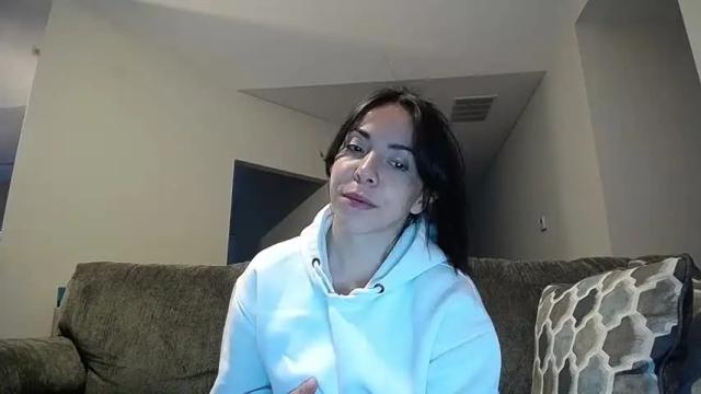 Image 2 of valerysquirt_19 Stream on Chaturbate on 15 months ago