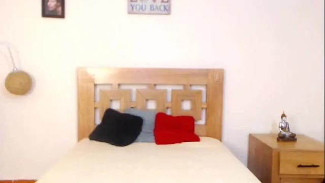 Image 3 of valesantodomingo Stream on Chaturbate on 1 month ago