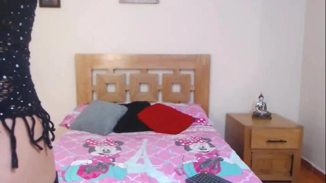 Image 12 of valesantodomingo Stream on Chaturbate on 15 days ago