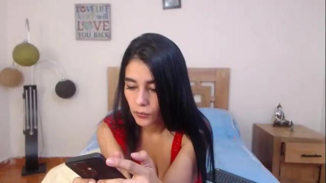 Image 3 of valesantodomingo Stream on Chaturbate on 3 months ago