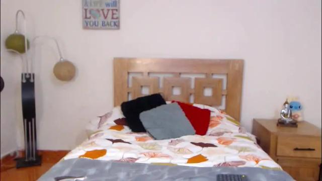 Image 8 of valesantodomingo Stream on Chaturbate on 1 month ago