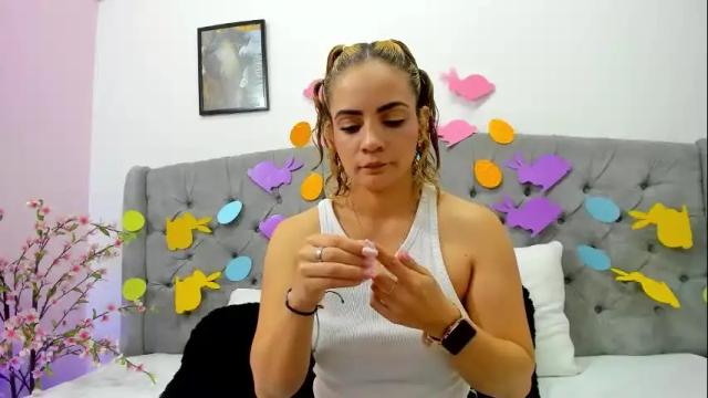 Image 4 of valesskahall Stream on Chaturbate on 1 month ago