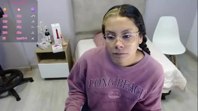Image 2 of valevicious Stream on Chaturbate on 3 months ago