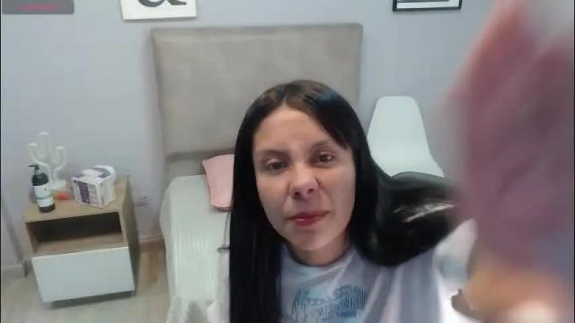 Image 12 of valevicious Stream on Chaturbate on 2 months ago