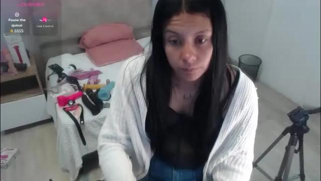 Image 2 of valevicious Stream on Chaturbate on 1 month ago