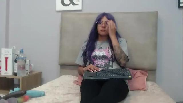Image 7 of valevicious Stream on Chaturbate on 28 days ago