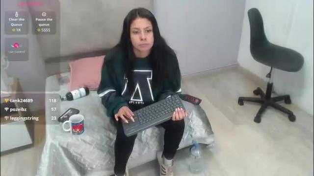 Image 3 of valevicious Stream on Chaturbate on 27 days ago