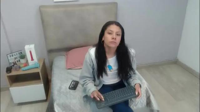 Image 2 of valevicious Stream on Chaturbate on 22 days ago