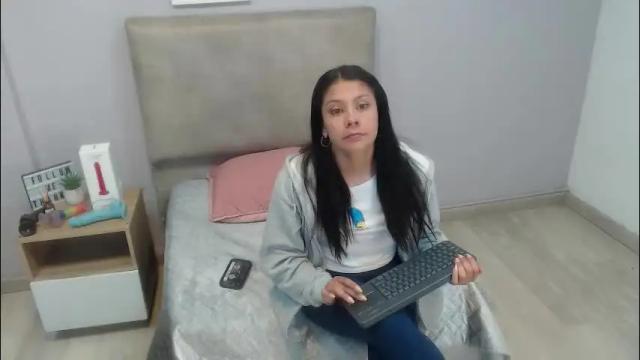 Image 3 of valevicious Stream on Chaturbate on 22 days ago