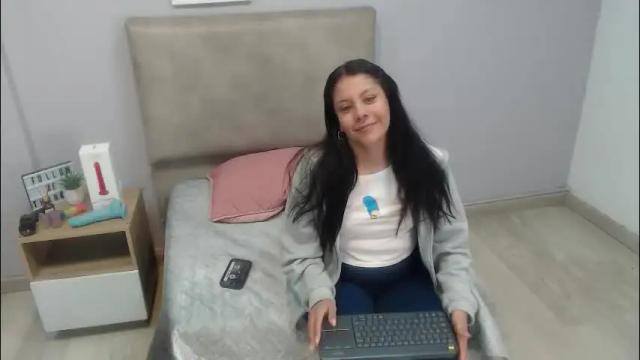 Image 4 of valevicious Stream on Chaturbate on 22 days ago