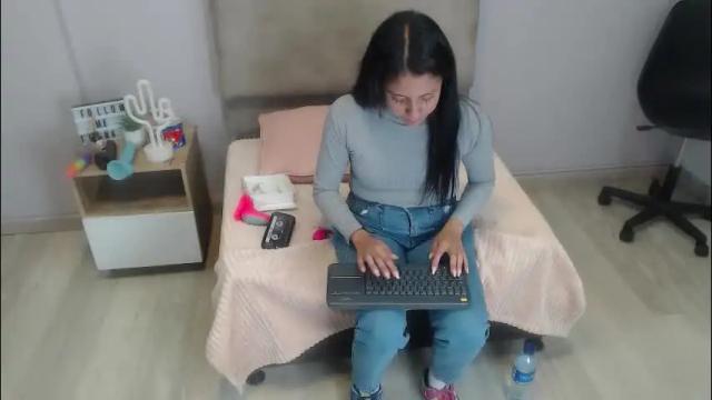 Image 10 of valevicious Stream on Chaturbate on 23 days ago