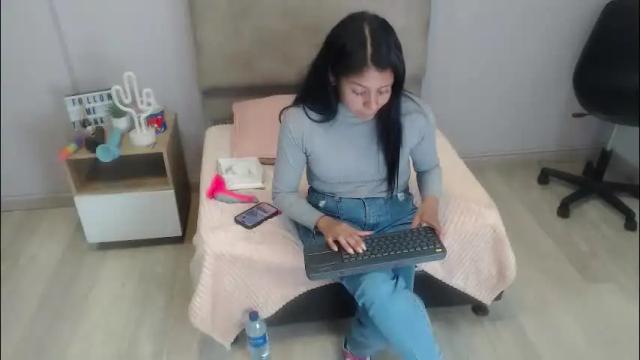 Image 3 of valevicious Stream on Chaturbate on 23 days ago