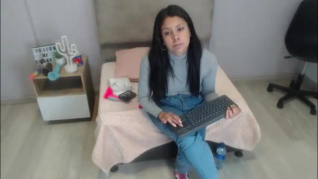 Image 7 of valevicious Stream on Chaturbate on 23 days ago