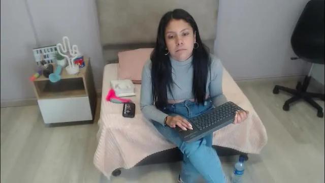 Image 8 of valevicious Stream on Chaturbate on 23 days ago