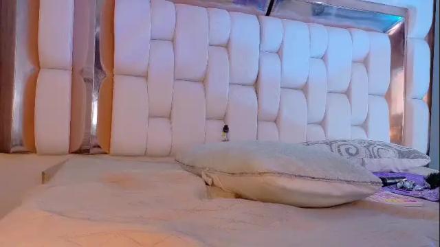 Image 10 of valkiria_moore Stream on Chaturbate on 1 month ago