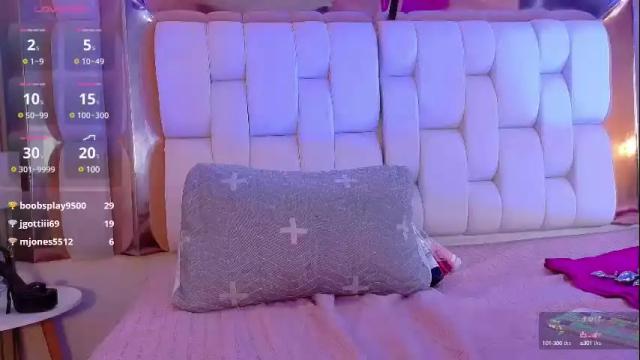 Image 8 of valkiria_moore Stream on Chaturbate on 18 days ago