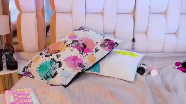 Image 11 of valkiria_moore Stream on Chaturbate on 17 days ago