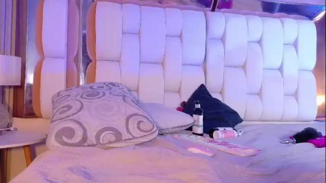 Image 3 of valkiria_moore Stream on Chaturbate on 13 days ago