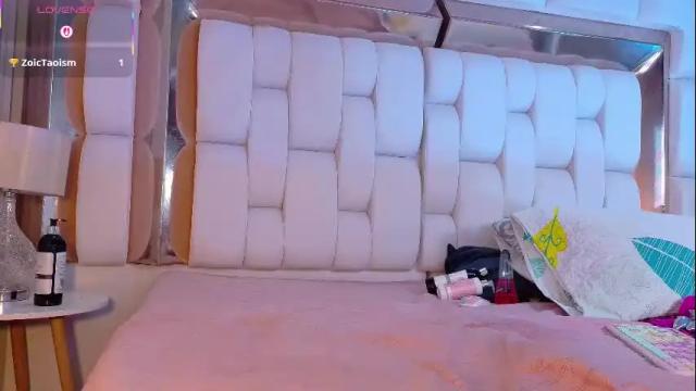 Image 3 of valkiria_moore Stream on Chaturbate on 6 days ago