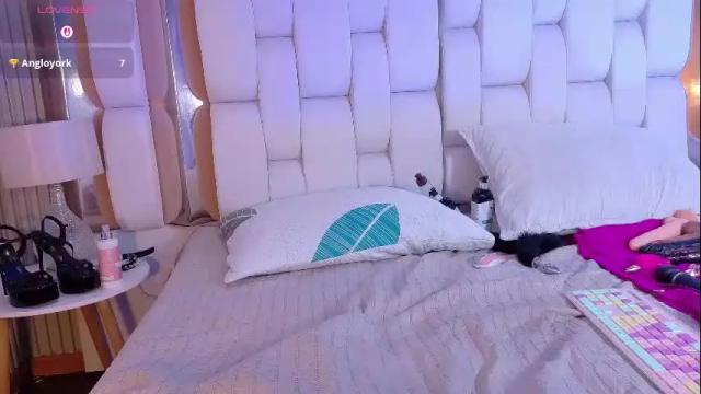 Image 10 of valkiria_moore Stream on Chaturbate on 1 day ago
