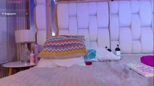 Thumbnail 2, valkiria_moore's Stream at Chaturbate, 13 hours ago