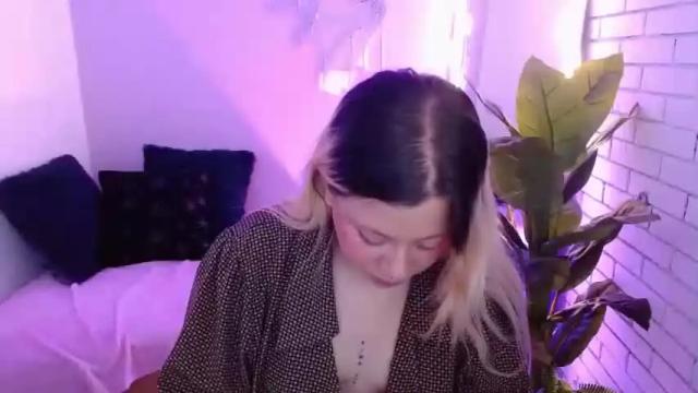 Image 2 of vallamour_tay Stream on Chaturbate on 13 months ago