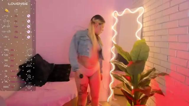 Thumbnail 1, vallamour_tay's Stream at Chaturbate, 13 months ago