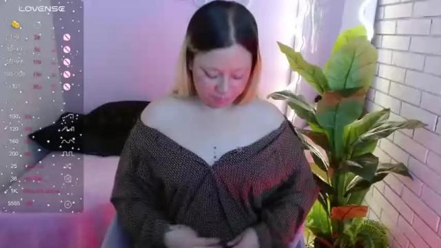 Image 12 of vallamour_tay Stream on Chaturbate on 13 months ago